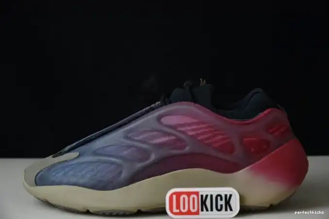 Fade Adidas Yeezy GW1814 700 V3 Carbon 0621